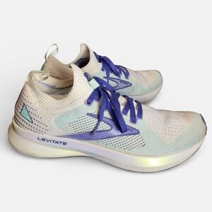 Women's Brooks Levitate StealthFit 5 White Purple and Yucca Size 8.5